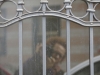 Autoportrait à la porte